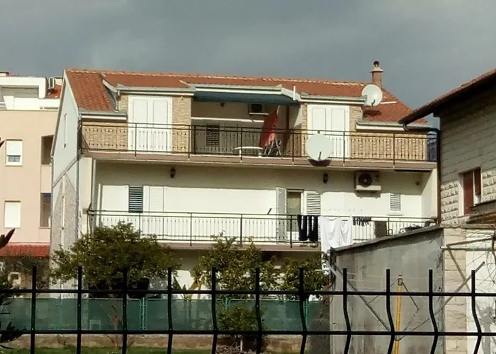 Grl * Kaštela