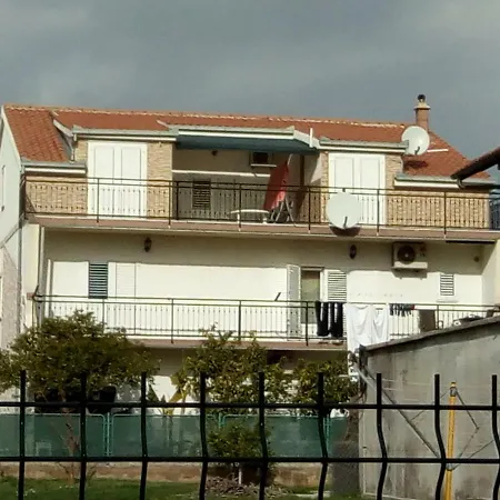 Grl * Kastela